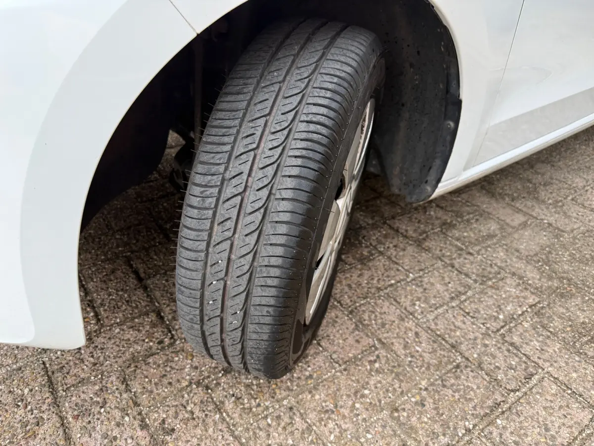 Up! 1.0 BMT |STOELVRW/AIRCO/APPCONNECT/ KM 83500