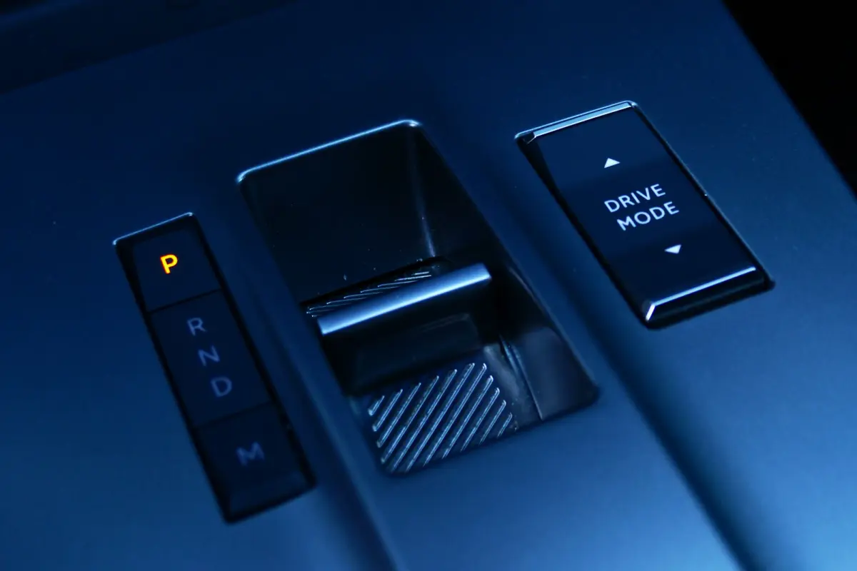 1.2 TURBO HYBRID GS AUTOMAAT / CAMERA / STUURVERWARMING / FULL-LED / KEYLESS / NAVI / CLIMA / PDC / BLUETOOTH / ADAPT. CRUISECONTROL / 1E EIGENAAR / SCHITTERENDE !!