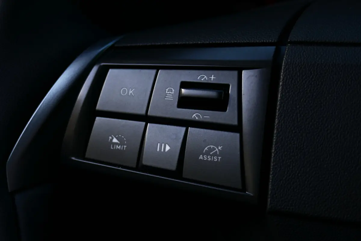 1.2 TURBO HYBRID GS AUTOMAAT / CAMERA / STUURVERWARMING / FULL-LED / KEYLESS / NAVI / CLIMA / PDC / BLUETOOTH / ADAPT. CRUISECONTROL / 1E EIGENAAR / SCHITTERENDE !!