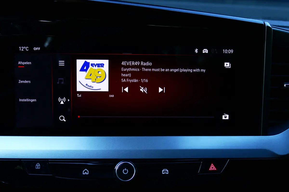 1.2 TURBO HYBRID GS AUTOMAAT / CAMERA / STUURVERWARMING / FULL-LED / KEYLESS / NAVI / CLIMA / PDC / BLUETOOTH / ADAPT. CRUISECONTROL / 1E EIGENAAR / SCHITTERENDE !!