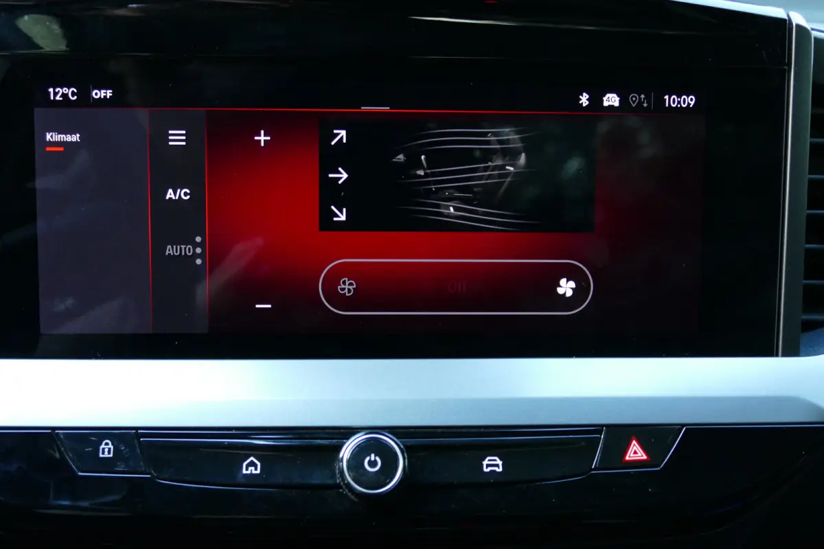 1.2 TURBO HYBRID GS AUTOMAAT / CAMERA / STUURVERWARMING / FULL-LED / KEYLESS / NAVI / CLIMA / PDC / BLUETOOTH / ADAPT. CRUISECONTROL / 1E EIGENAAR / SCHITTERENDE !!