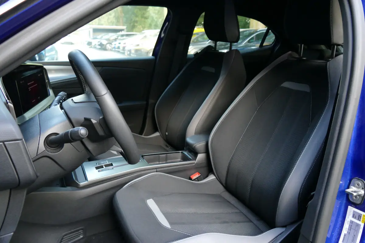 1.2 TURBO HYBRID GS AUTOMAAT / CAMERA / STUURVERWARMING / FULL-LED / KEYLESS / NAVI / CLIMA / PDC / BLUETOOTH / ADAPT. CRUISECONTROL / 1E EIGENAAR / SCHITTERENDE !!