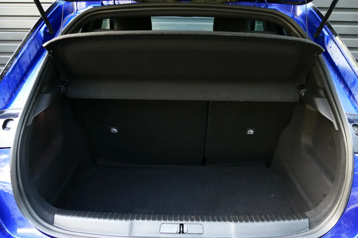 1.2 TURBO HYBRID GS AUTOMAAT / CAMERA / STUURVERWARMING / FULL-LED / KEYLESS / NAVI / CLIMA / PDC / BLUETOOTH / ADAPT. CRUISECONTROL / 1E EIGENAAR / SCHITTERENDE !!