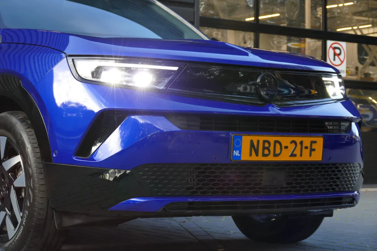 1.2 TURBO HYBRID GS AUTOMAAT / CAMERA / STUURVERWARMING / FULL-LED / KEYLESS / NAVI / CLIMA / PDC / BLUETOOTH / ADAPT. CRUISECONTROL / 1E EIGENAAR / SCHITTERENDE !!
