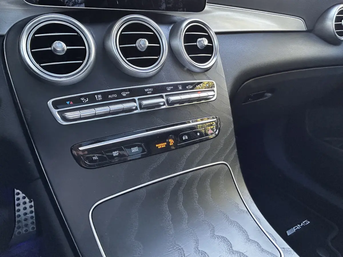 AMG 4Matic // Trekhaak // Luchtvering // Panoramadak // Memory // Distronic // Burmester // 360 Camera