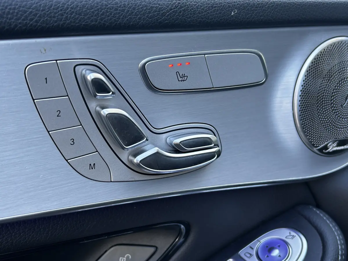AMG 4Matic // Trekhaak // Luchtvering // Panoramadak // Memory // Distronic // Burmester // 360 Camera