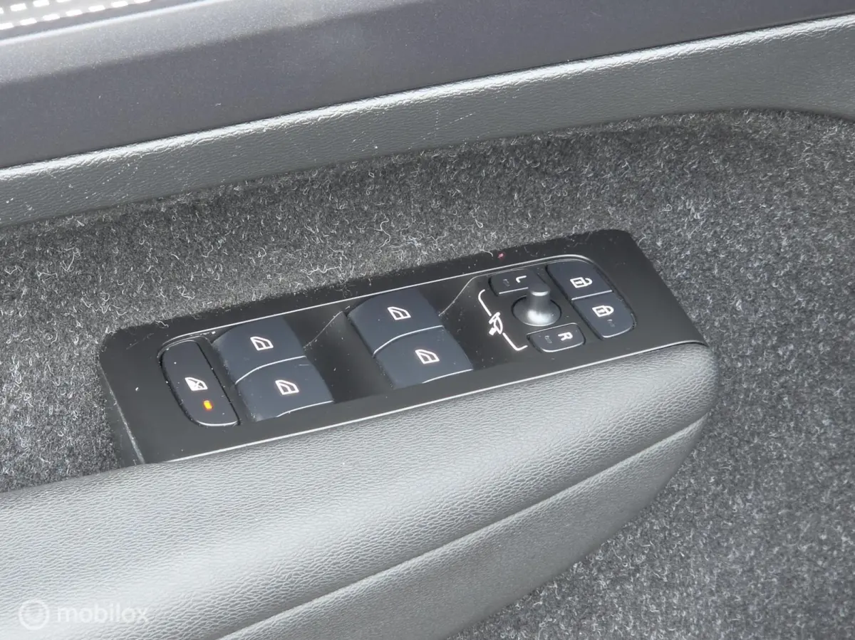 T5 R-DESIGN 262 PK PANO ACC CARPLAY STOELVERW.