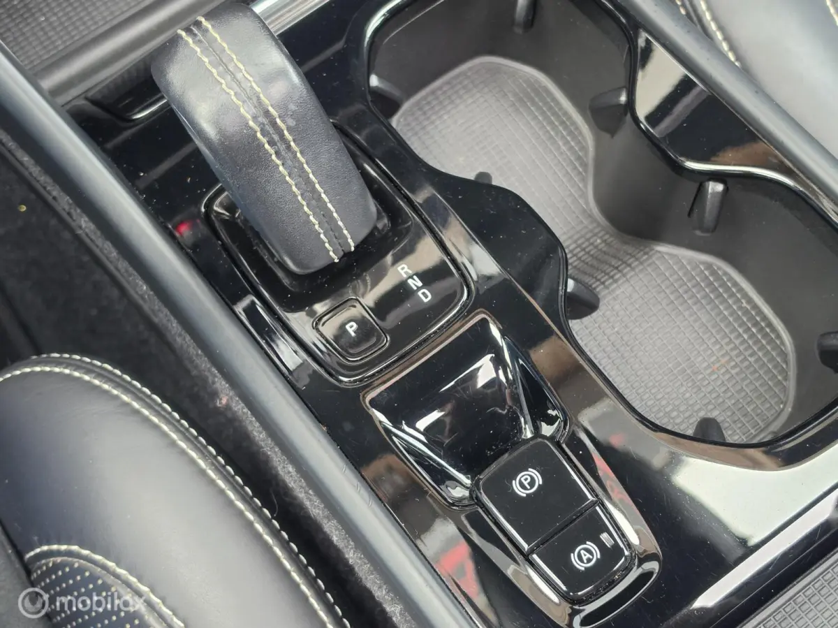 T5 R-DESIGN 262 PK PANO ACC CARPLAY STOELVERW.