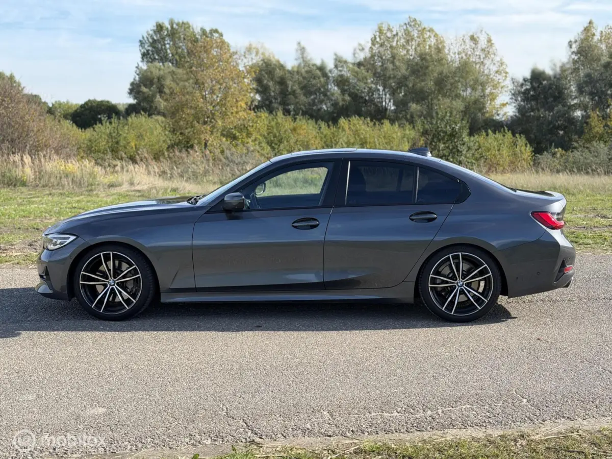 330i High Executive Edition / PANO