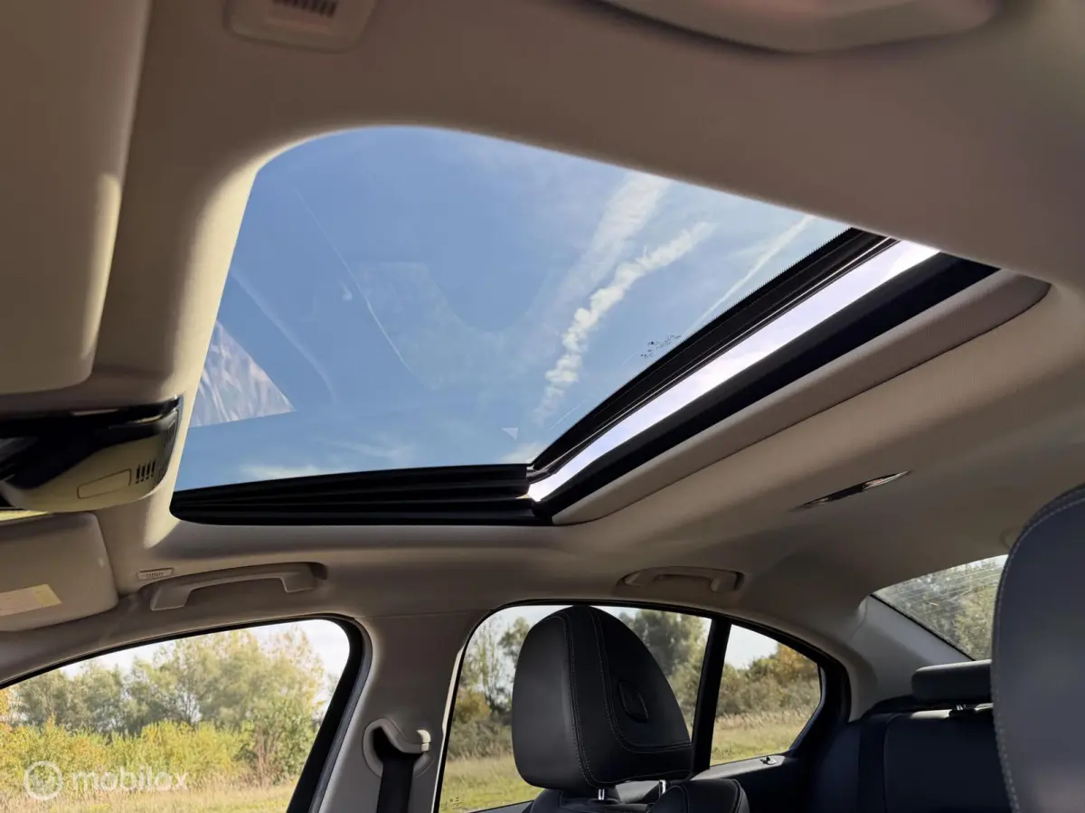 330i High Executive Edition / PANO