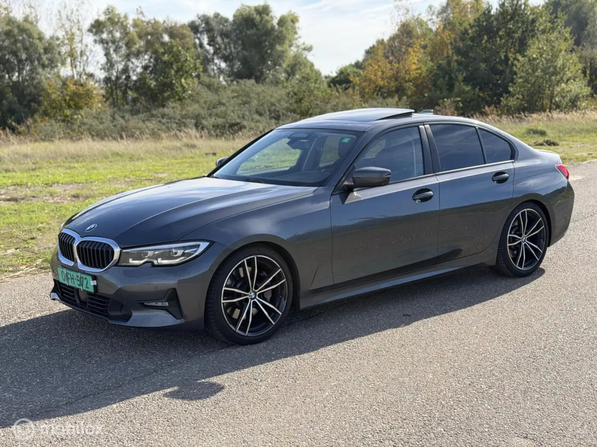 330i High Executive Edition / PANO