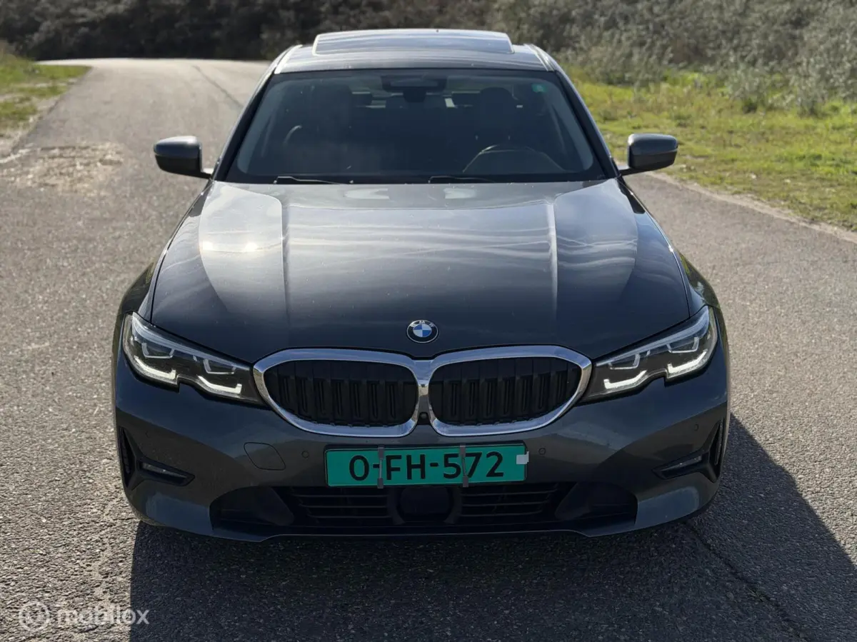 330i High Executive Edition / PANO