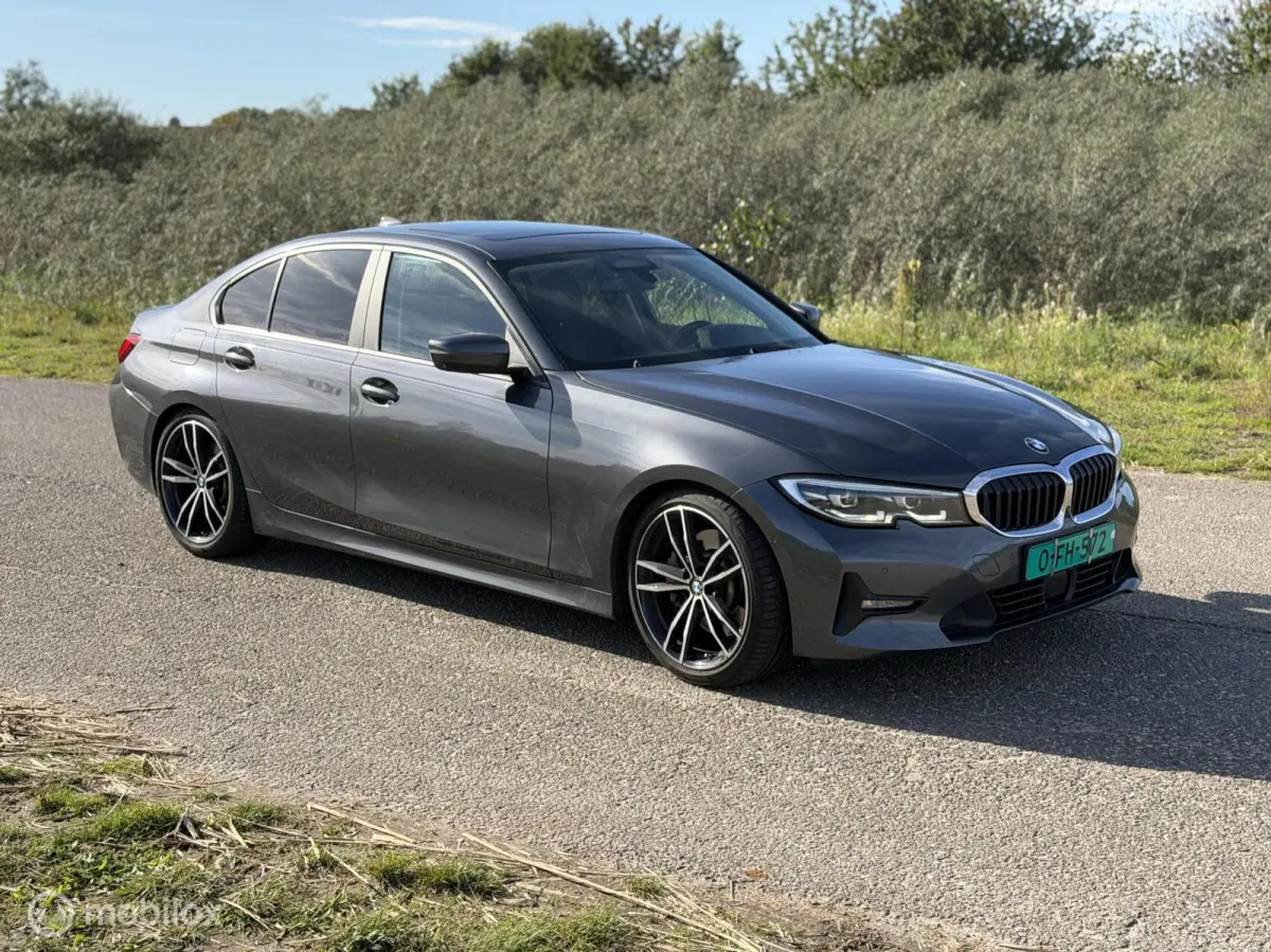 330i High Executive Edition / PANO