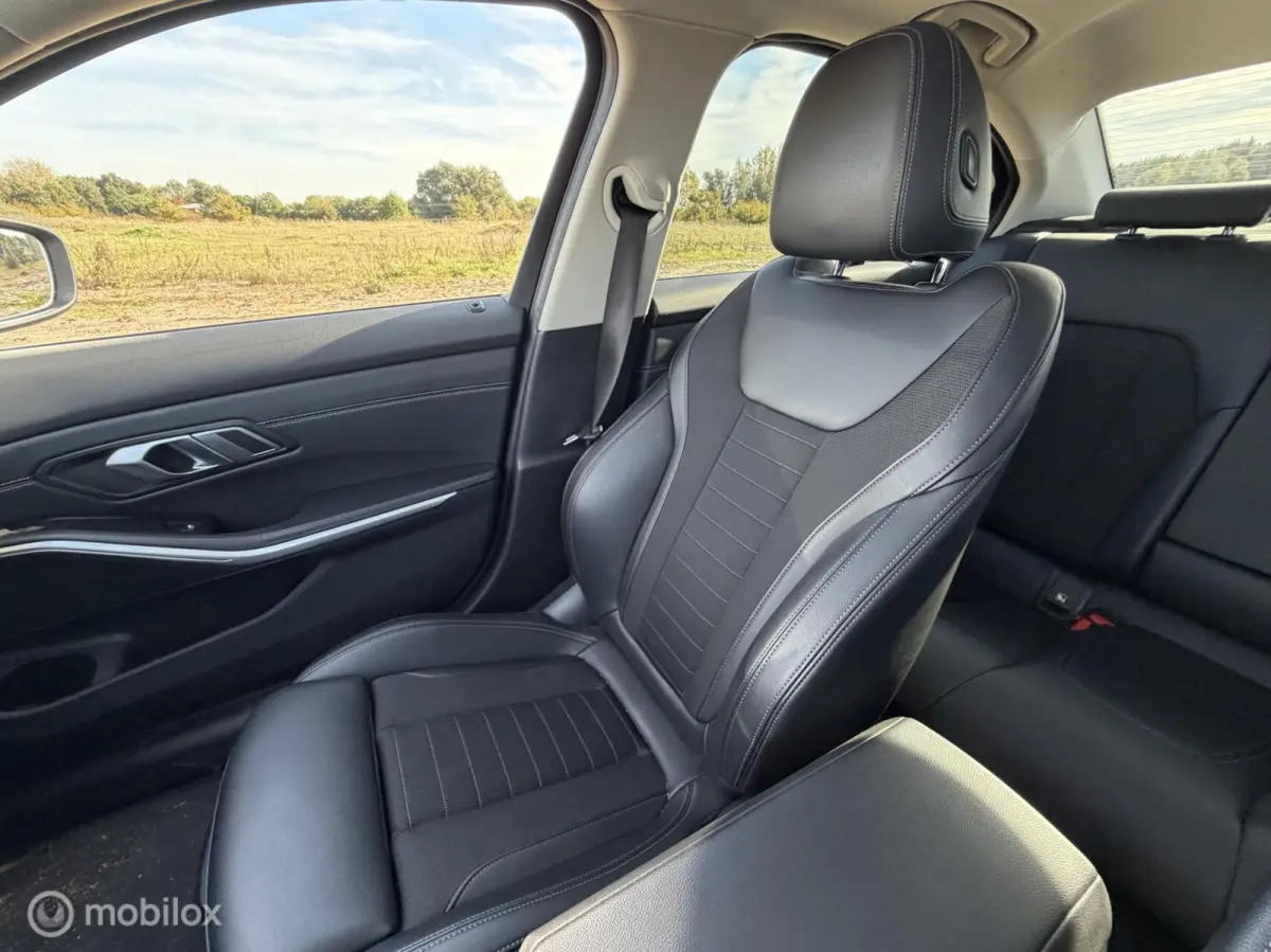 330i High Executive Edition / PANO