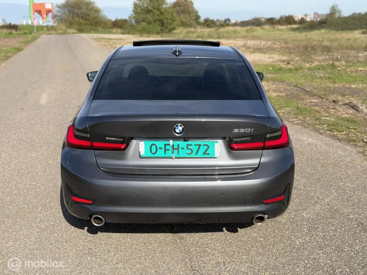 330i High Executive Edition / PANO