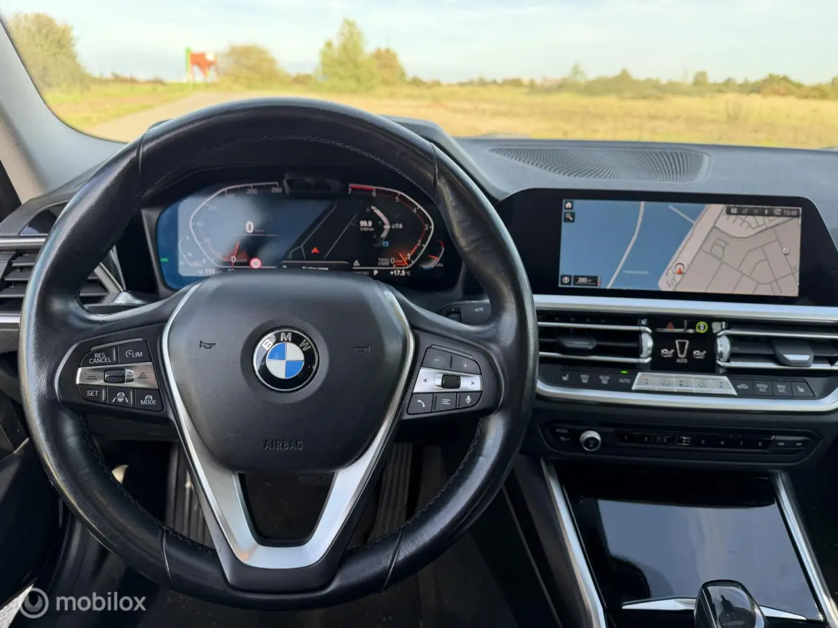 330i High Executive Edition / PANO