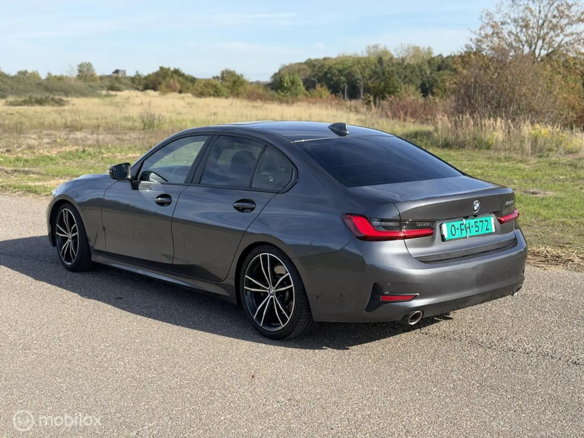 330i High Executive Edition / PANO