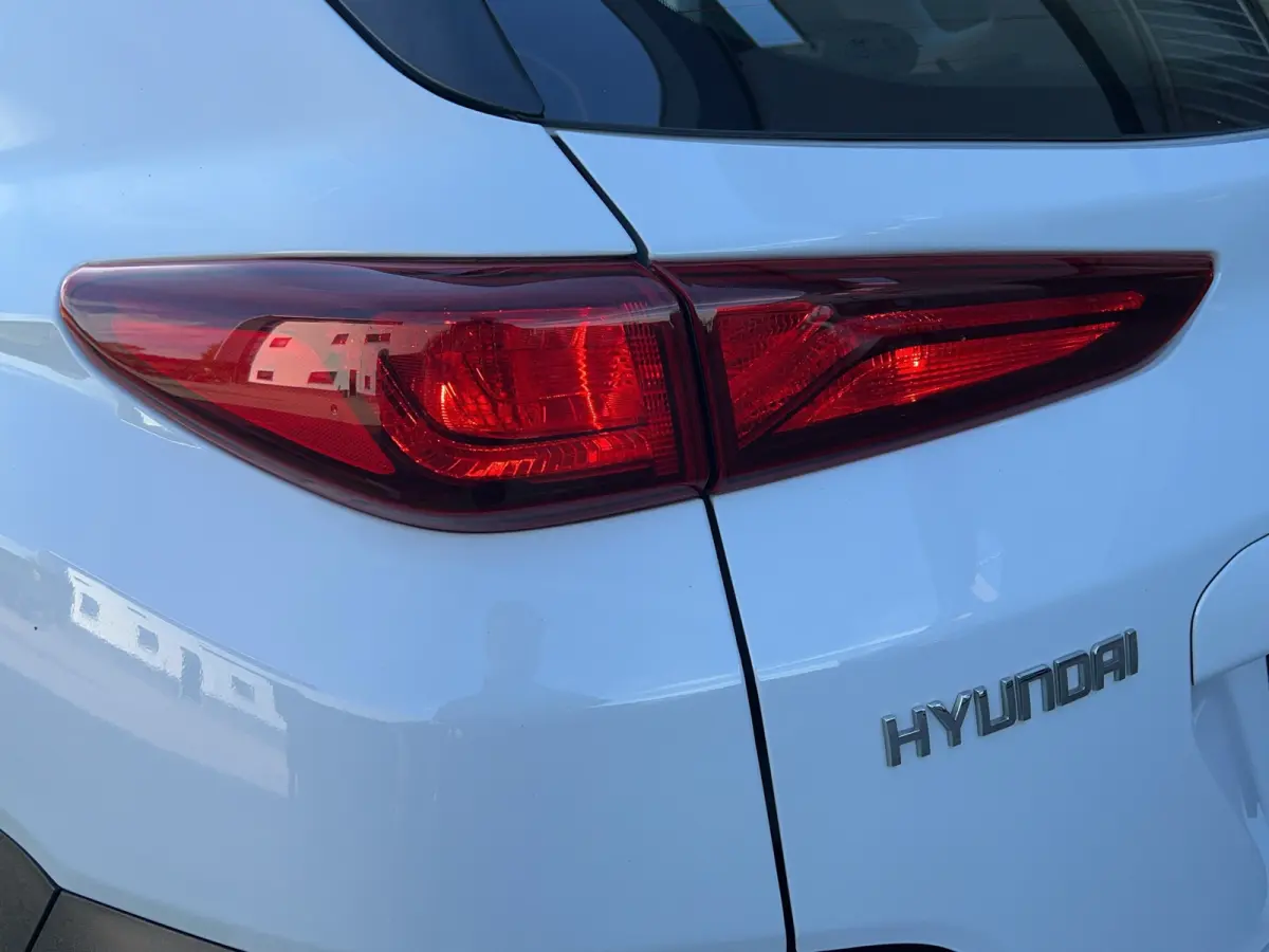 1.6 GDI 141pk HEV Comfort | Trekhaak | Camera | Carplay | Parkeersensoren | Climate controle | Cruise controle | Lichtmetalen velgen