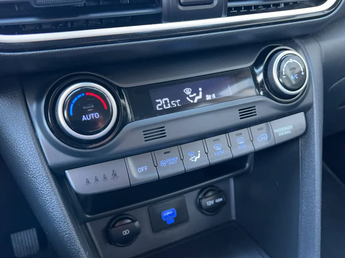 1.6 GDI 141pk HEV Comfort | Trekhaak | Camera | Carplay | Parkeersensoren | Climate controle | Cruise controle | Lichtmetalen velgen