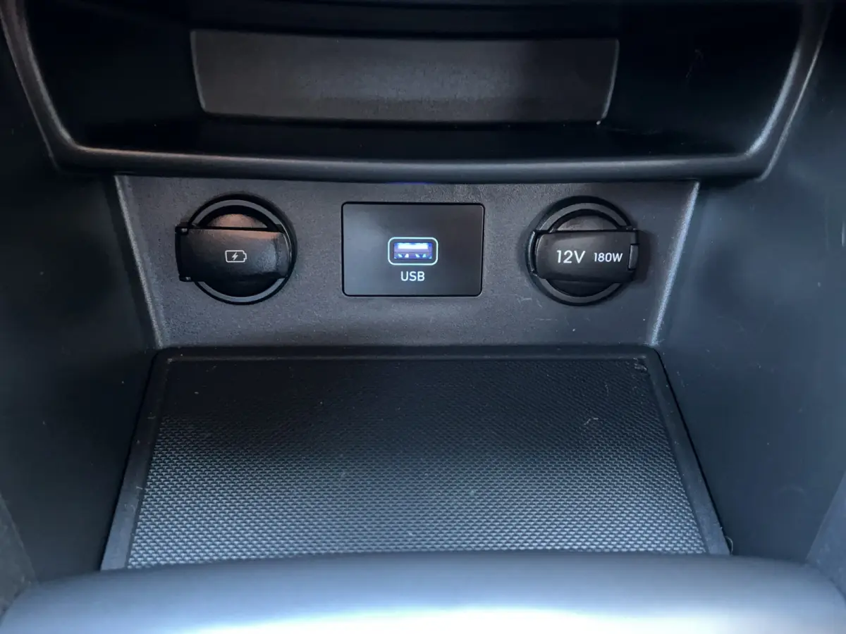 1.6 GDI 141pk HEV Comfort | Trekhaak | Camera | Carplay | Parkeersensoren | Climate controle | Cruise controle | Lichtmetalen velgen