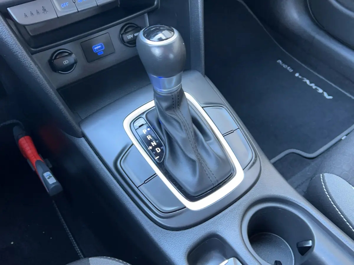 1.6 GDI 141pk HEV Comfort | Trekhaak | Camera | Carplay | Parkeersensoren | Climate controle | Cruise controle | Lichtmetalen velgen