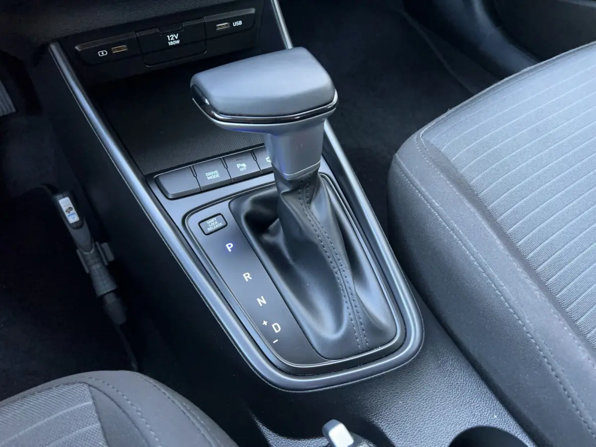 1.0 T-GDI 100pk Comfort Smart Automaat | Camera | Airco | Carplay | Cruise controle | Dodehoek detectie | Navigatie | Parkeersensoren | 5.200 km!