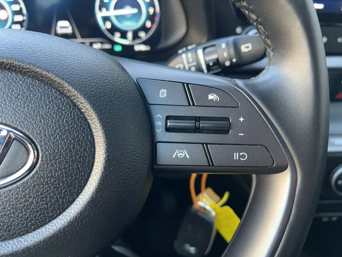 1.0 T-GDI 100pk Comfort Smart Automaat | Camera | Airco | Carplay | Cruise controle | Dodehoek detectie | Navigatie | Parkeersensoren | 5.200 km!