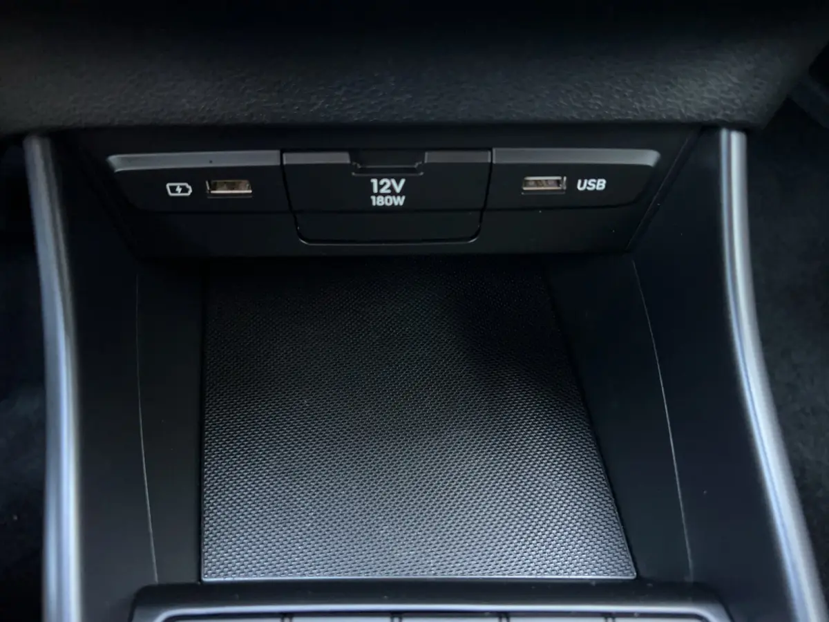 1.0 T-GDI 100pk Comfort Smart Automaat | Camera | Airco | Carplay | Cruise controle | Dodehoek detectie | Navigatie | Parkeersensoren | 5.200 km!