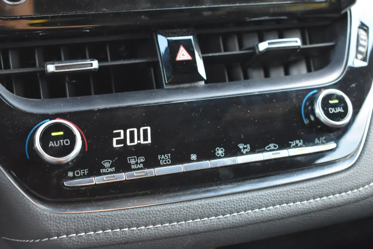 2.0 Hybrid Business Plus | Stoelverwarming | Camera |