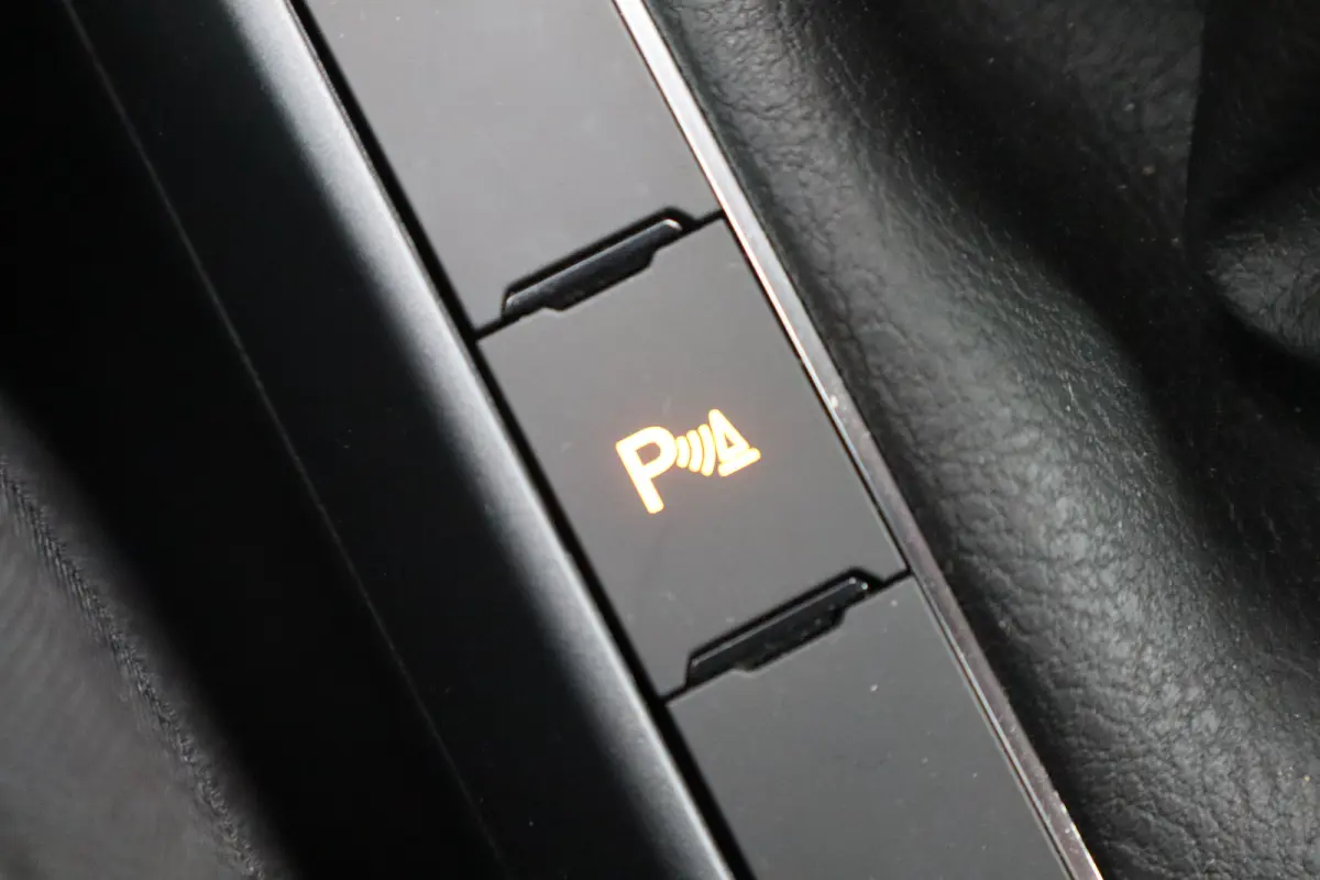 1.0 TSI R-Line Edition Koplampverlichting LED Matrix ('IQ.Light ') | Verwarmbare voorstoelen | R-Line exterieurpakket 'Black Style' | Digital Cockpit Pro (26 cm)