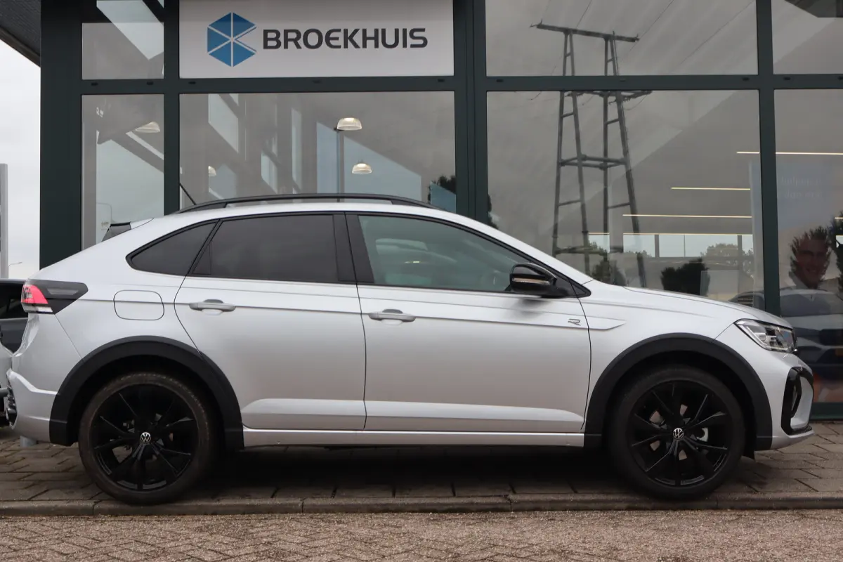 1.0 TSI R-Line Edition Koplampverlichting LED Matrix ('IQ.Light ') | Verwarmbare voorstoelen | R-Line exterieurpakket 'Black Style' | Digital Cockpit Pro (26 cm)