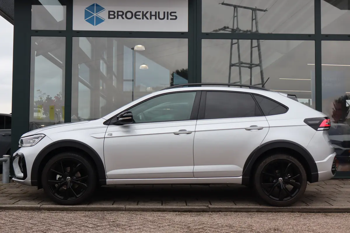 1.0 TSI R-Line Edition Koplampverlichting LED Matrix ('IQ.Light ') | Verwarmbare voorstoelen | R-Line exterieurpakket 'Black Style' | Digital Cockpit Pro (26 cm)