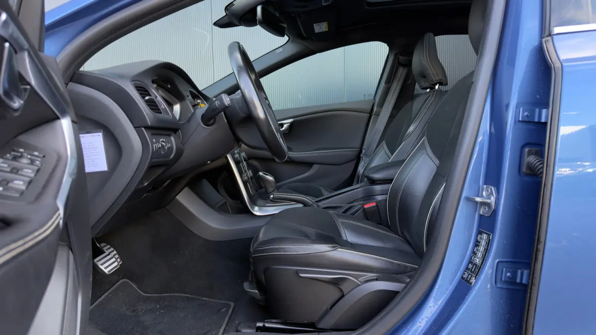 1.5 T3 Polar+ Sport 152pk AUTO | Trekhaak | Achteruitrijcamera | Cruise Control | Panoramadak | Vermarmde Voorstoelen |
