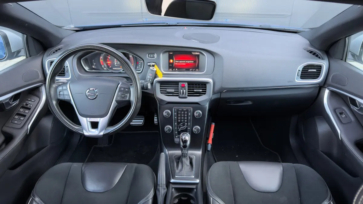 1.5 T3 Polar+ Sport 152pk AUTO | Trekhaak | Achteruitrijcamera | Cruise Control | Panoramadak | Vermarmde Voorstoelen |