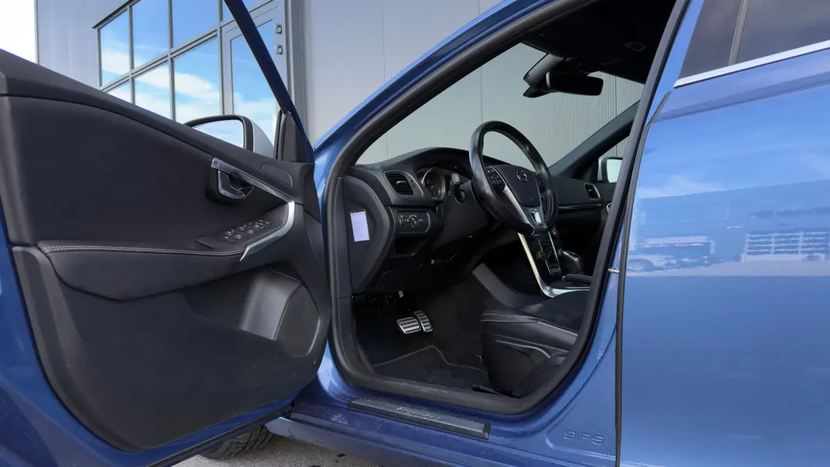 1.5 T3 Polar+ Sport 152pk AUTO | Trekhaak | Achteruitrijcamera | Cruise Control | Panoramadak | Vermarmde Voorstoelen |