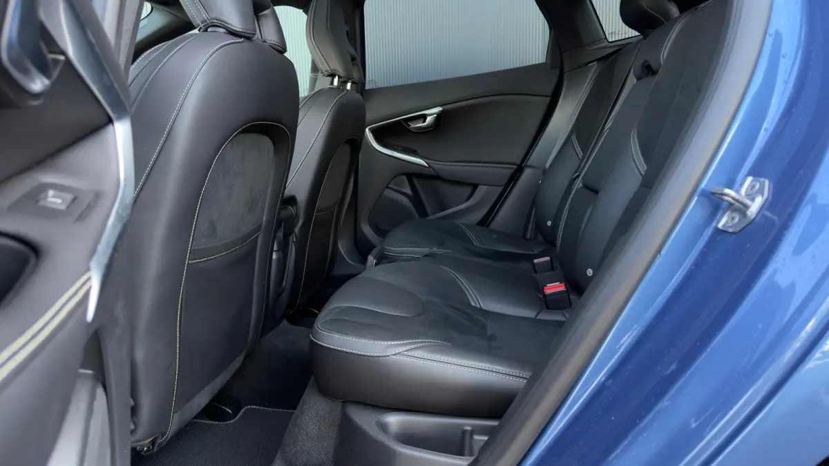 1.5 T3 Polar+ Sport 152pk AUTO | Trekhaak | Achteruitrijcamera | Cruise Control | Panoramadak | Vermarmde Voorstoelen |