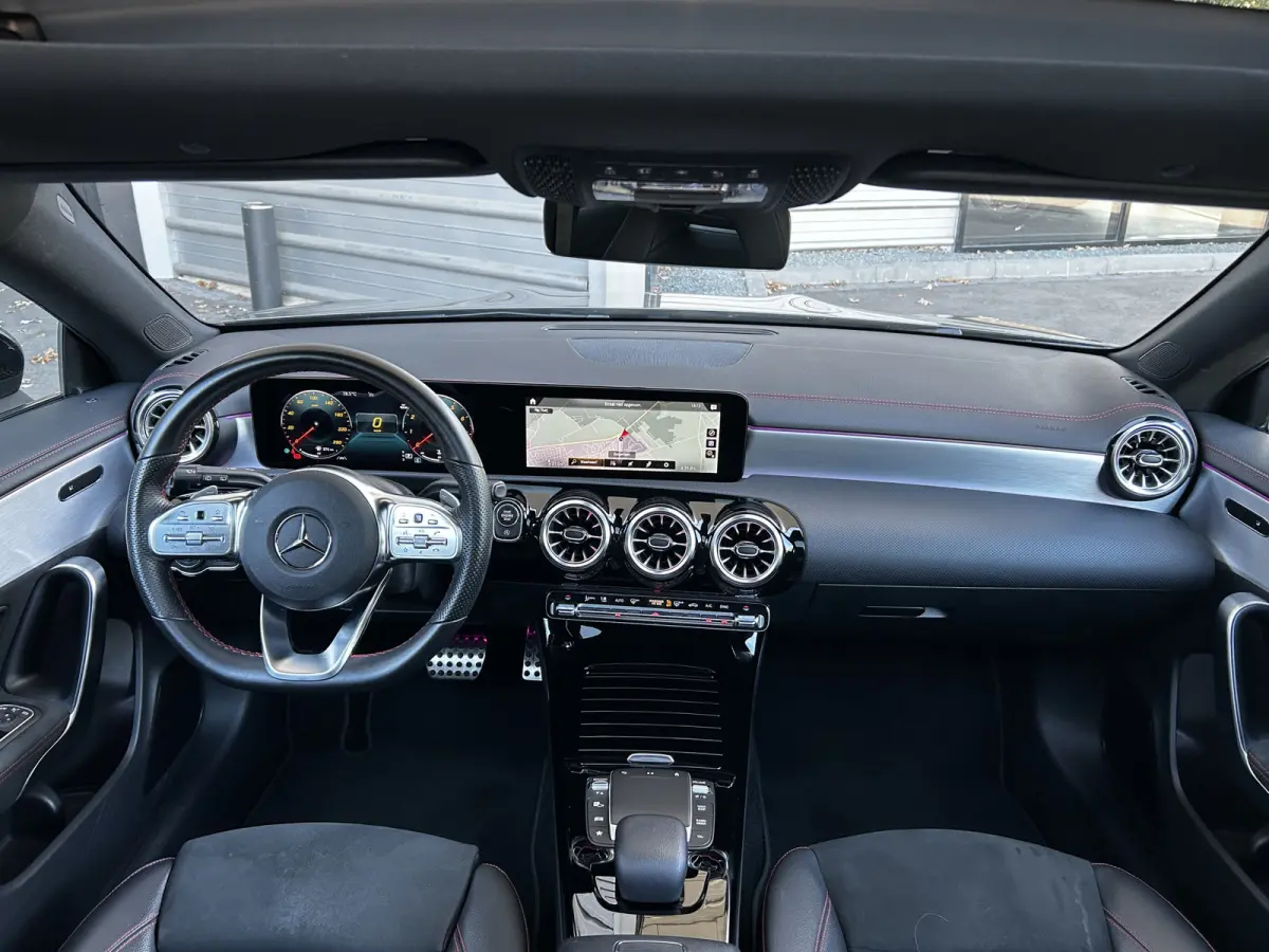// Panormadak // Sfeerverlichting // Camera // Carplay // Night pakket