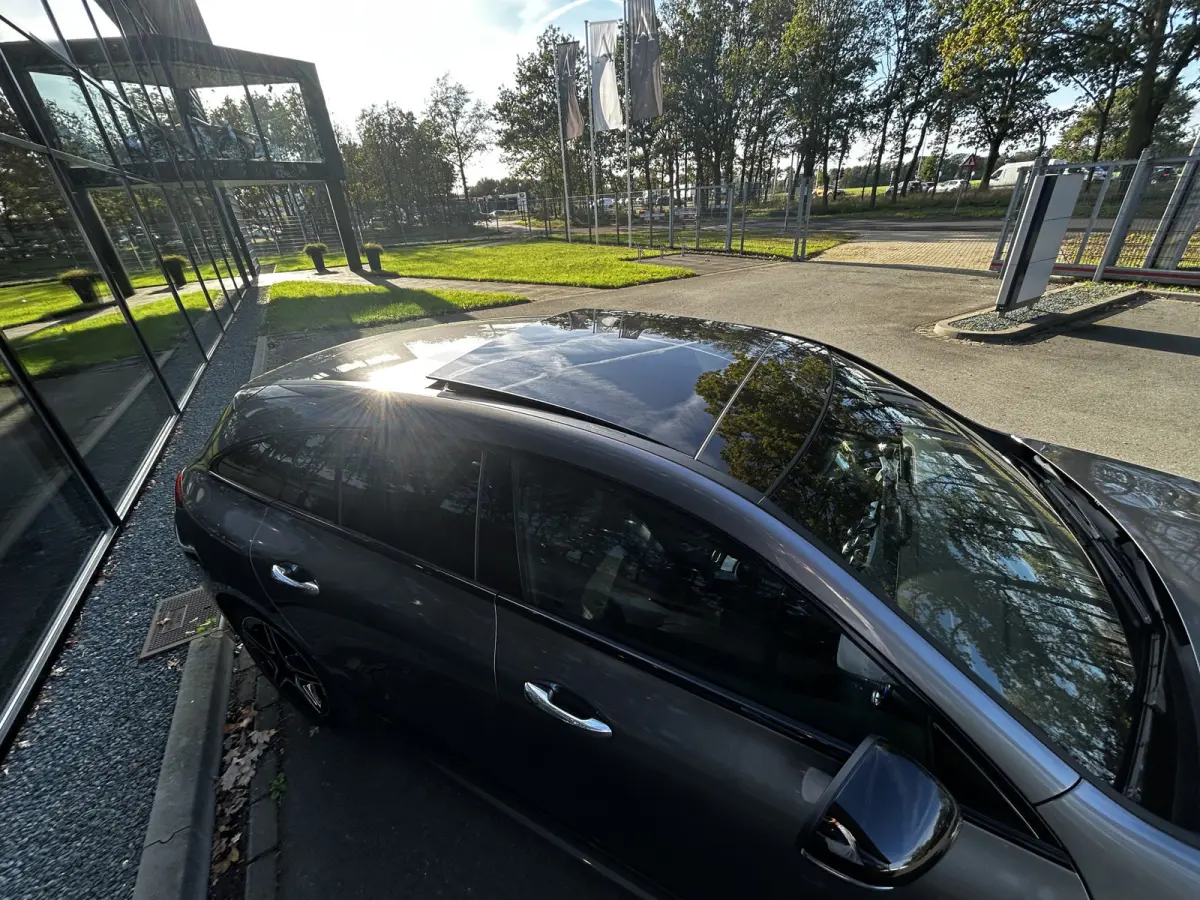 // Panormadak // Sfeerverlichting // Camera // Carplay // Night pakket
