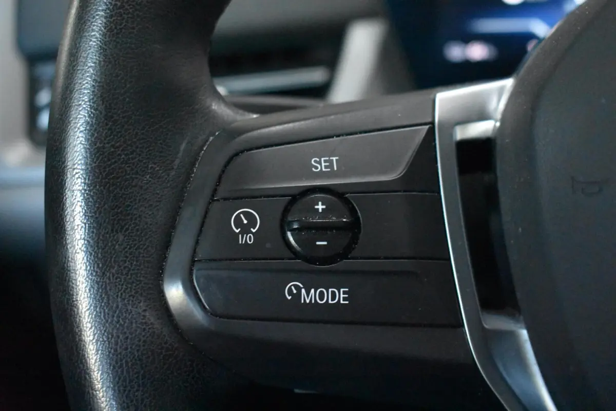 xDrive30 Launch Edition 67 kWh | 100% SOH | Camera | Navi |