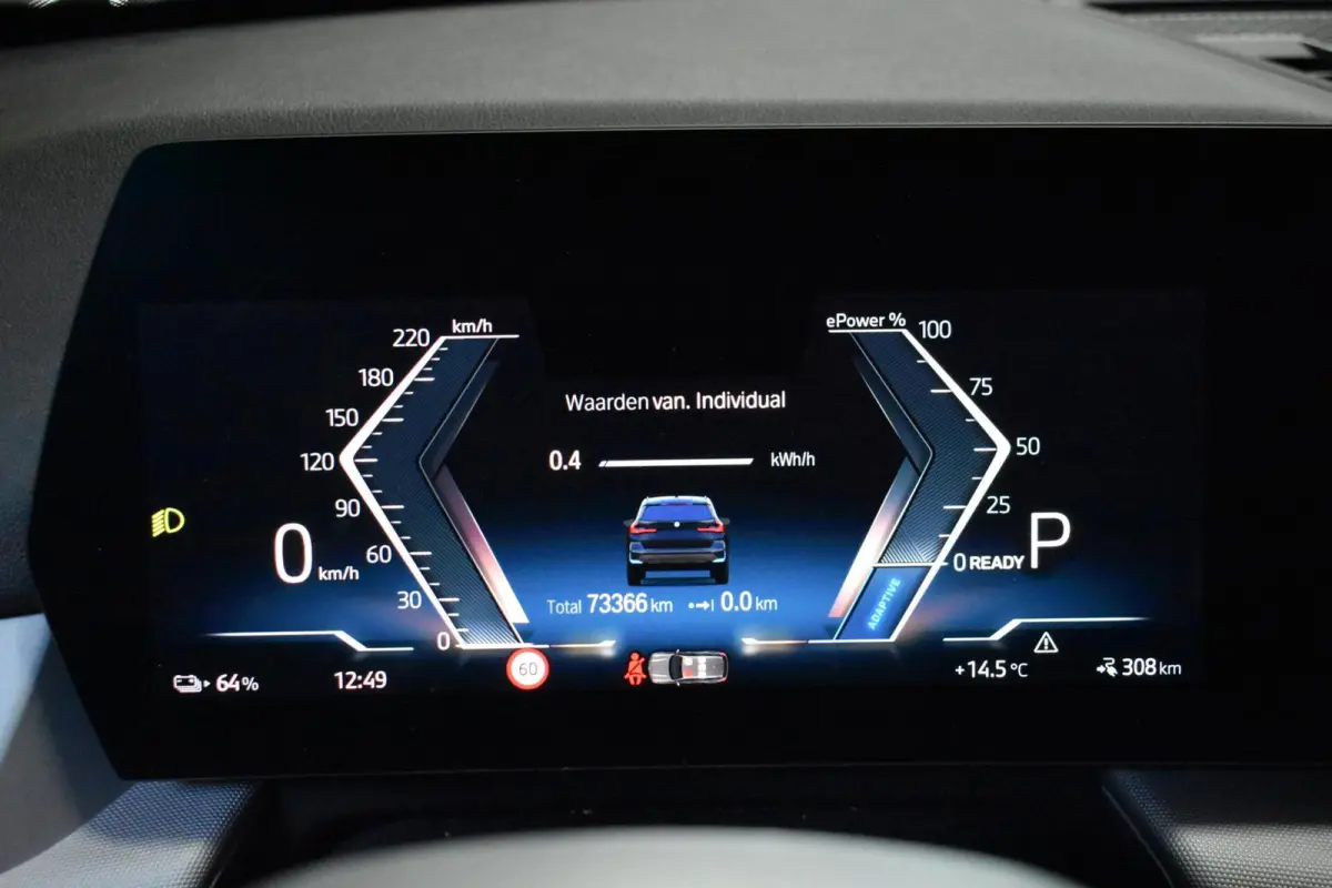 xDrive30 Launch Edition 67 kWh | 100% SOH | Camera | Navi |