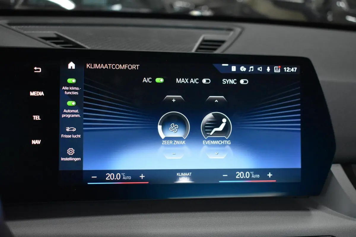 xDrive30 Launch Edition 67 kWh | 100% SOH | Camera | Navi |