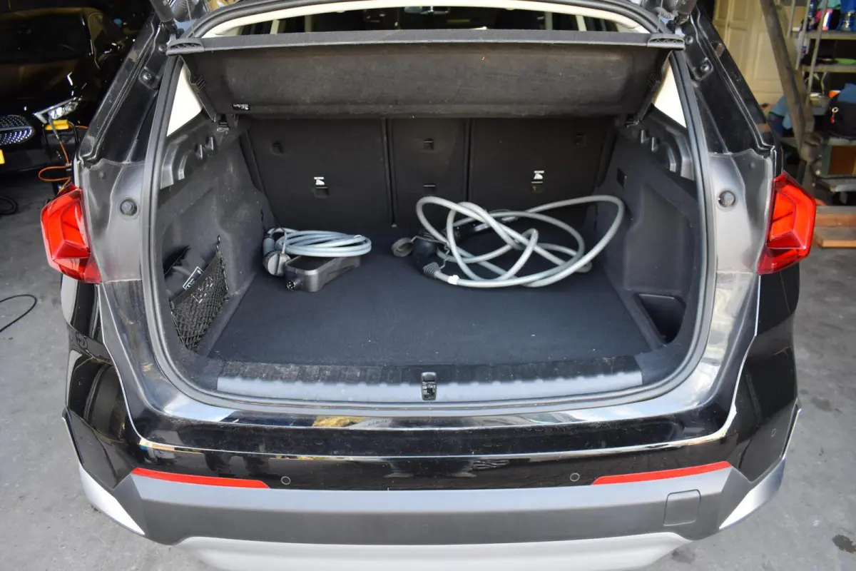 xDrive30 Launch Edition 67 kWh | 100% SOH | Camera | Navi |