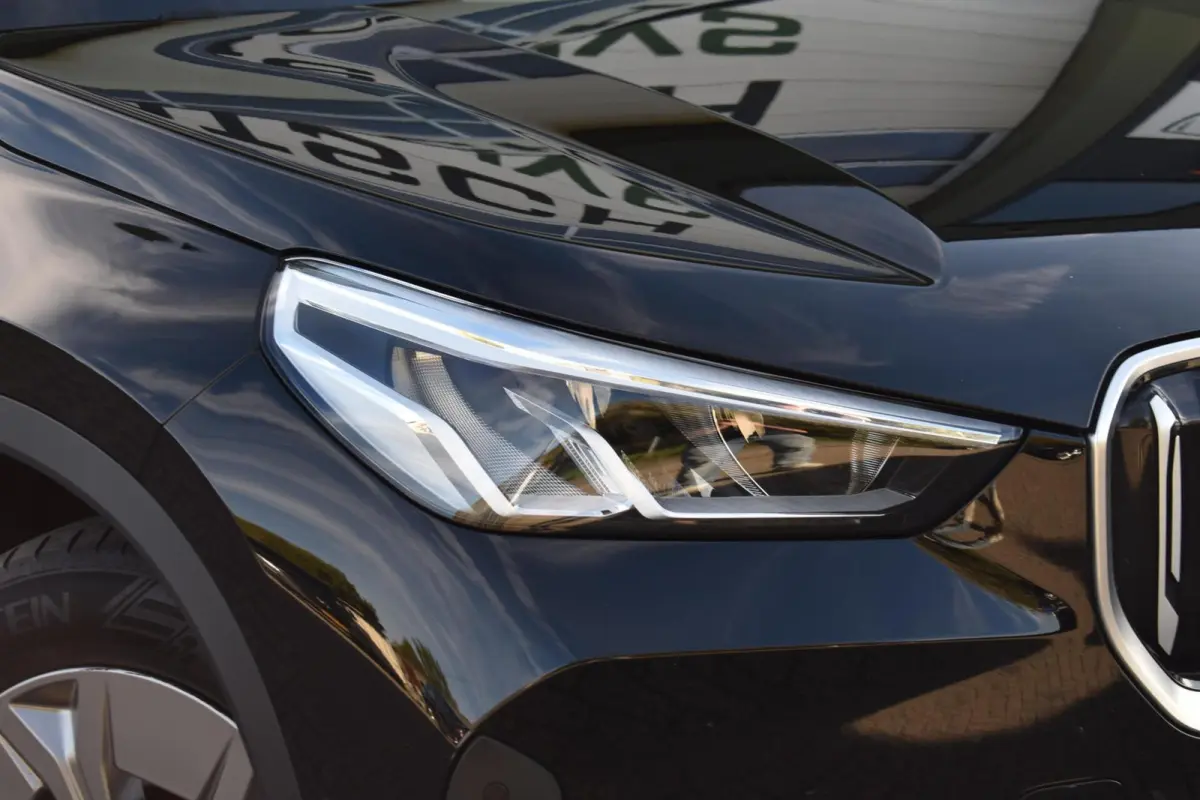 xDrive30 Launch Edition 67 kWh | 100% SOH | Camera | Navi |