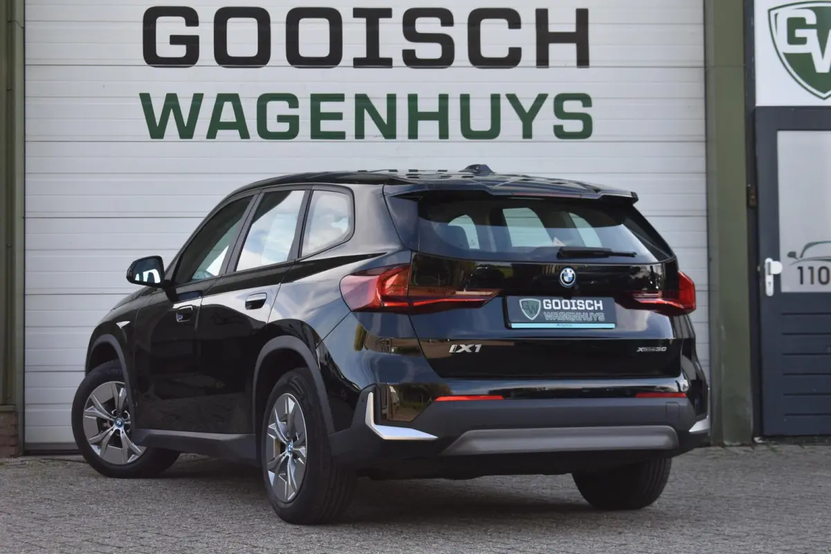 xDrive30 Launch Edition 67 kWh | 100% SOH | Camera | Navi |