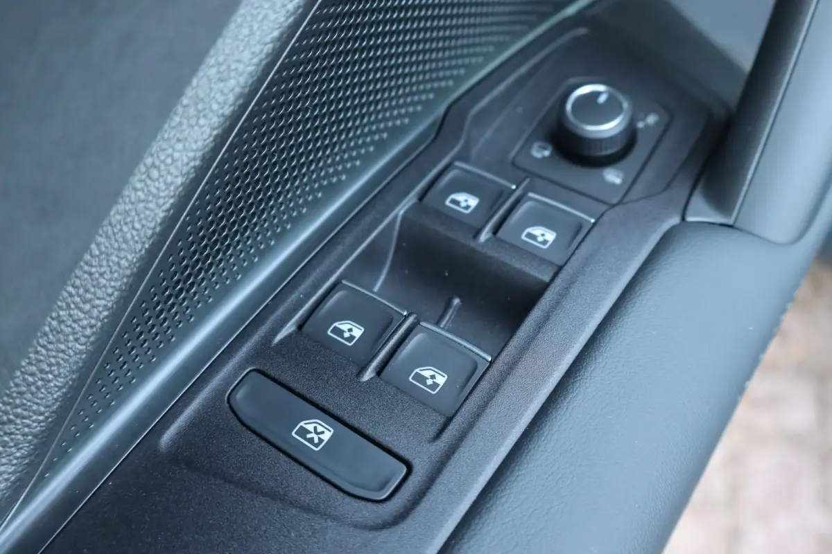 1.5 eHybrid R-Line Edition | Aanhanger manoeuvreerhulp | Adapt. Cruise | Apple Carplay/Android Auto|telefoonintegratie premium