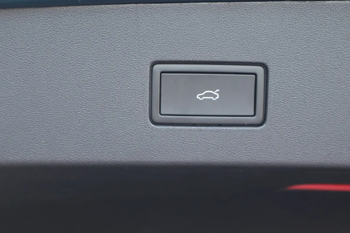 1.5 eHybrid R-Line Edition | Aanhanger manoeuvreerhulp | Adapt. Cruise | Apple Carplay/Android Auto|telefoonintegratie premium