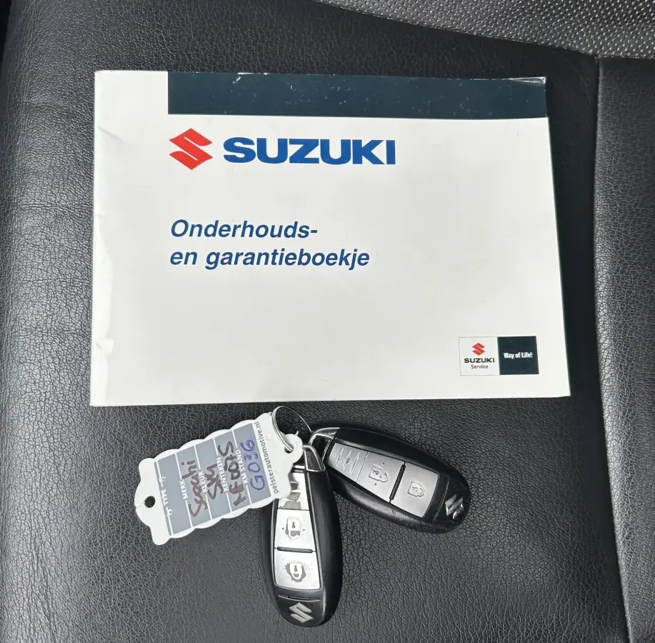 SX4 1.6 High Executive 120PK | LUXE | Zeer Nette Staat | DEALERONDERHOUDEN | NL AUTO | NAP | PANO | Trekhaak | Bi Xenon | 17 Inch Lichtmetalen Velgen | Achteruitrijcamera | Lederen Bekleding