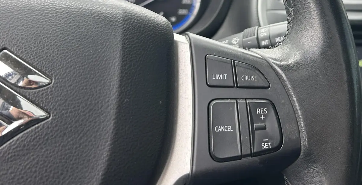 SX4 1.6 High Executive 120PK | LUXE | Zeer Nette Staat | DEALERONDERHOUDEN | NL AUTO | NAP | PANO | Trekhaak | Bi Xenon | 17 Inch Lichtmetalen Velgen | Achteruitrijcamera | Lederen Bekleding