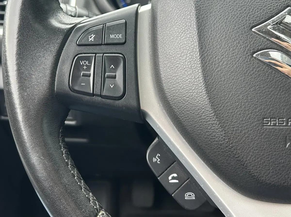 SX4 1.6 High Executive 120PK | LUXE | Zeer Nette Staat | DEALERONDERHOUDEN | NL AUTO | NAP | PANO | Trekhaak | Bi Xenon | 17 Inch Lichtmetalen Velgen | Achteruitrijcamera | Lederen Bekleding