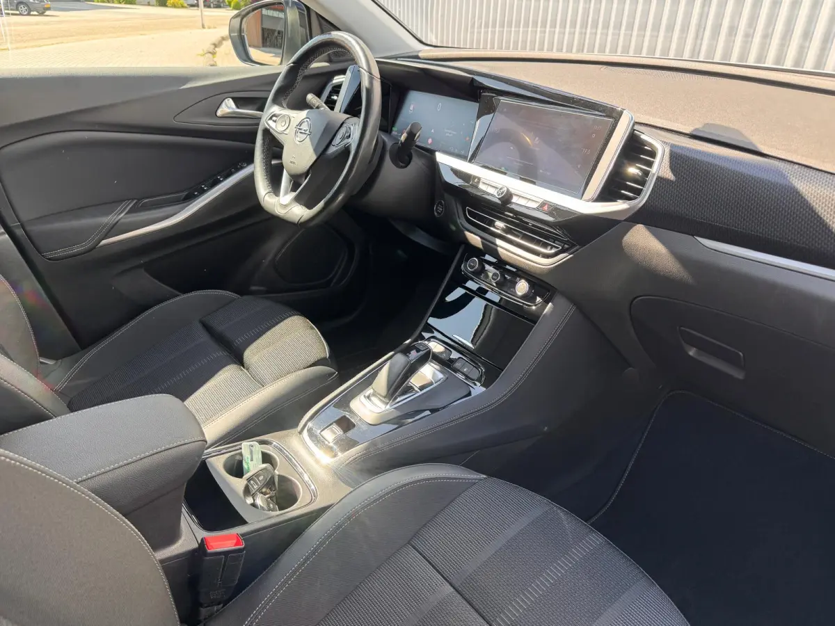 GS 1.6 Turbo Plug-In Hybrid | SOH 100% | AGR stoelen | Trekhaak | Adaptive Cruise | 19" LMV | Stuurverwarming | Navigatie | Apple Carplay / Android auto | | Grootlichtassistent | Keyless ent